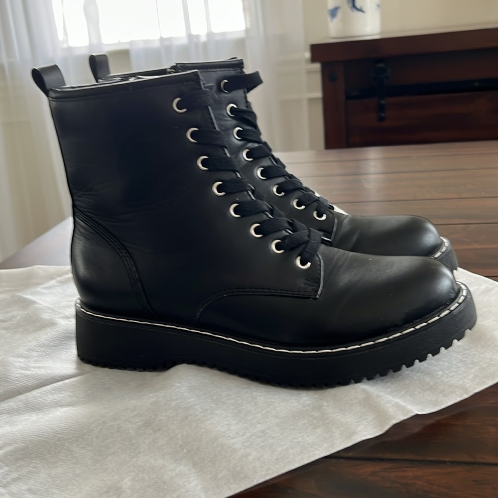 Madden Girl black boots in a size 8. - Picture 2 of 8